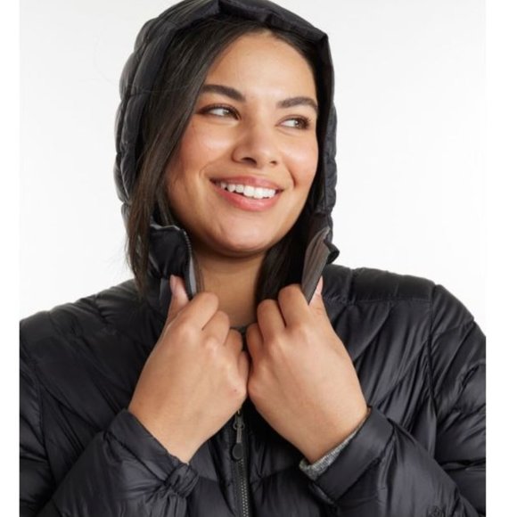 L. L. Bean Women's Ultralight 850 Down Hooded Coat - Picture 13 of 14
